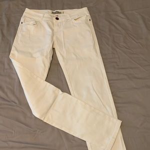 White skinny jeans